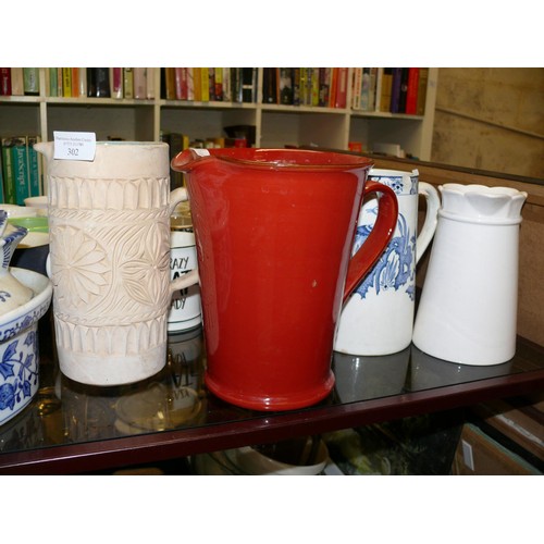 302 - A LOVELY BLUE AND WHITE DUCK TUREEN PLUS 4 VARIOUS DECORATIVE JUGS