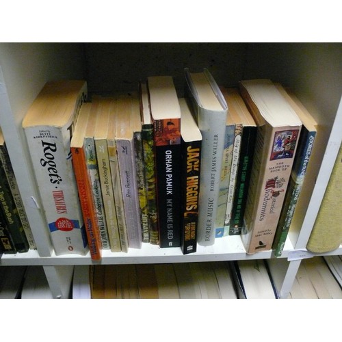 307 - 5 CUBES OF GOOD QUALITY BOOKS TO INCLUDE JACK HIGGINS, MARY NICHOLLS, JANE AUSTEN ETC