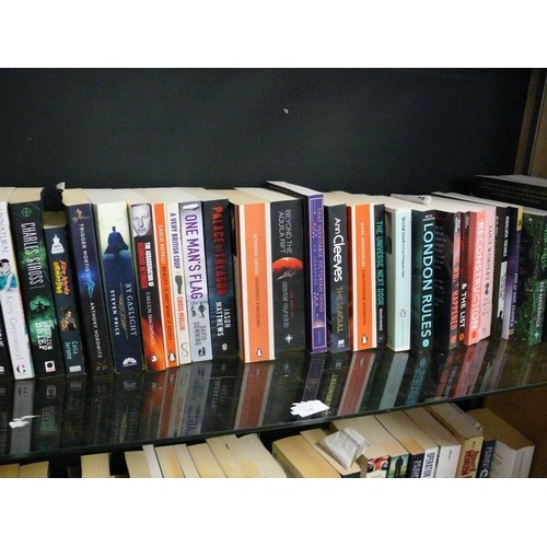 310 - SELECTION OF GOOD QUALITY BOOKS TO INCLUDE STALINGRAD, SHERLOCK HOLMES, THE DOOMSDAY KEY EYC