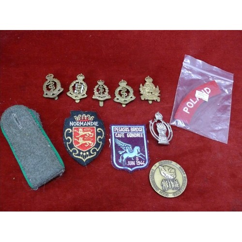 11 - WWII BRITISH ARMY CAP BADGES;  AND CAP BADGE OF INTELLIGENCE CORPS RAC ROYAL ARMOURED CORPS CAP BADG... 