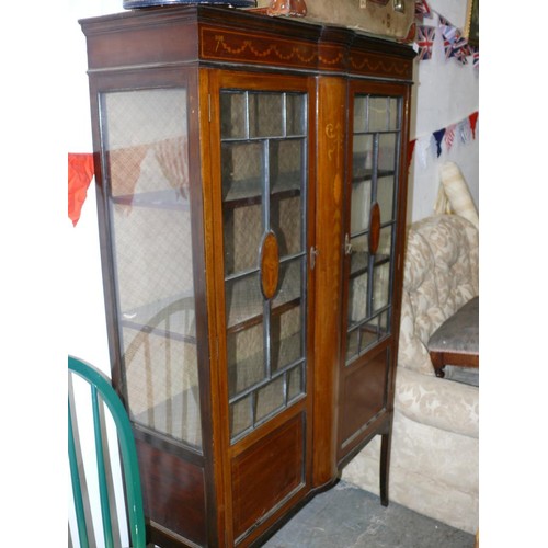 405 - EDWARDIAN MAHOGANY INLAID DISPLAY CABINET WITH LEADED GLASS PANELS ON SPLAYED LEGS