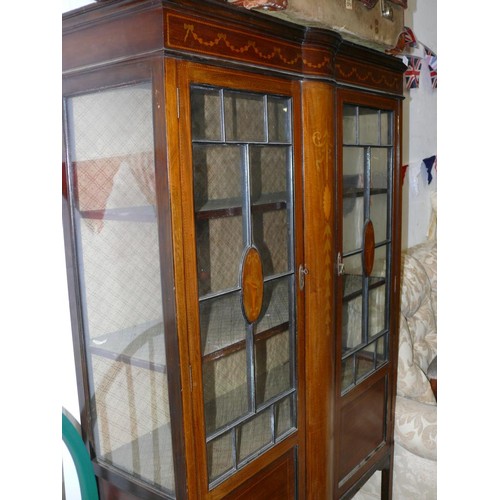 405 - EDWARDIAN MAHOGANY INLAID DISPLAY CABINET WITH LEADED GLASS PANELS ON SPLAYED LEGS