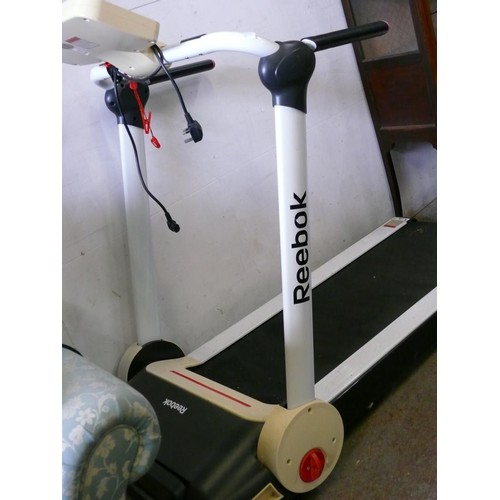 407 - REEBOK IRUN TREADMILL RVIT-10121WH