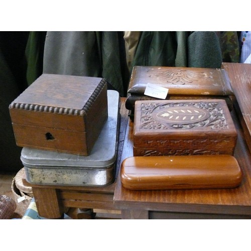 422 - SELECTION OF WOODEN BOXES AND TINS ONE INLAID AND ONE MUSICAL