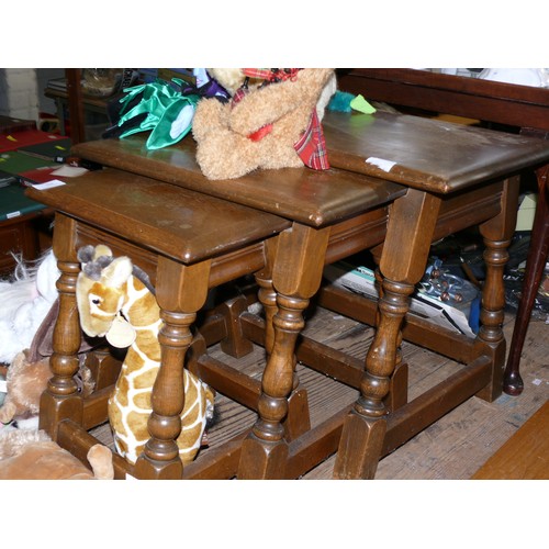 428 - NEST OF 3 OAK TABLES WITH SPLAYED LEGS