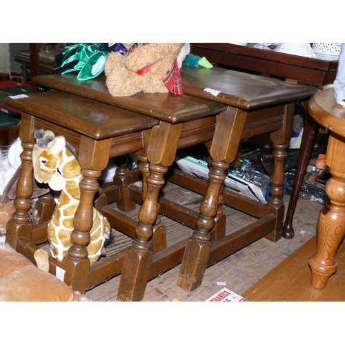 428 - NEST OF 3 OAK TABLES WITH SPLAYED LEGS