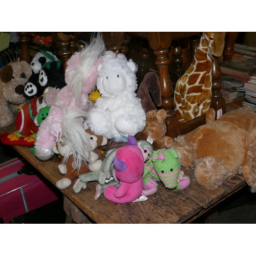 429 - COLLECTION OF CUDDLY TOYS TO INCLUDE A GIRAFFE, UNICORNS, WITCH, BAT ETC