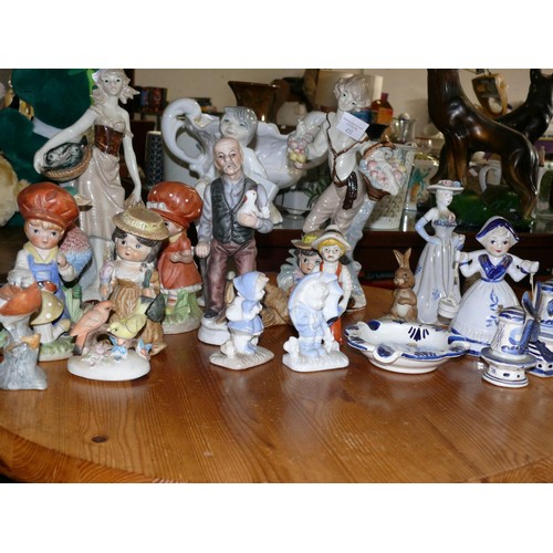 433 - COLLECTION OF FIGURINES