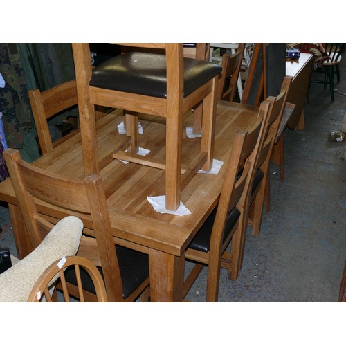 367 - SOLID LIGHT OAK DINING TABLE AND 6 HEAVY SOLID LIGHT  OAK MATCHING CHAIRS WITH VINYL SEATS (NEED REC... 