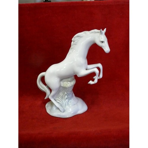 51 - PORCELINE WHITE LIPIZZANER HORSE MADE IN SPAIN THE HORSE REARING UP TO SHOW ITS SKILL