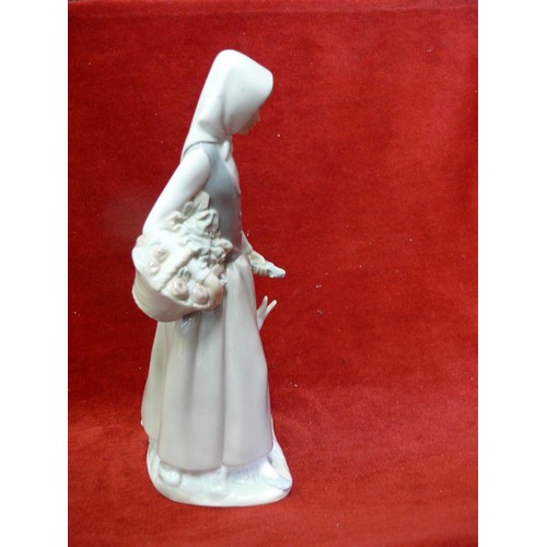 54 - VINTAGE LLADRO NAO A WOMAN FEEDING HER GOOSE THIS IS A RETIRED PIECE