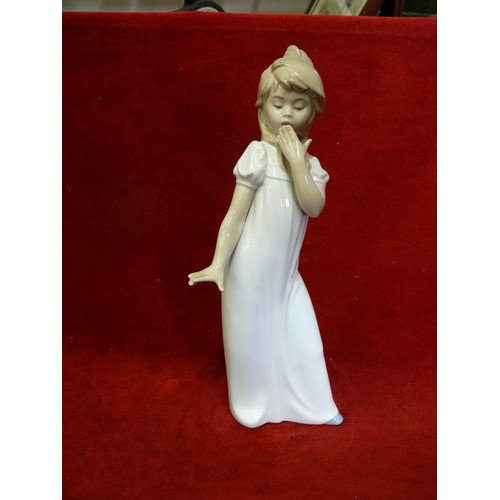 55 - VINTAGE LLADRO NAO A YOUNG GIRL YAWNING 
 GIRL THIS IS A RETIRED PIECE