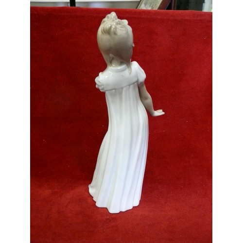 55 - VINTAGE LLADRO NAO A YOUNG GIRL YAWNING 
 GIRL THIS IS A RETIRED PIECE