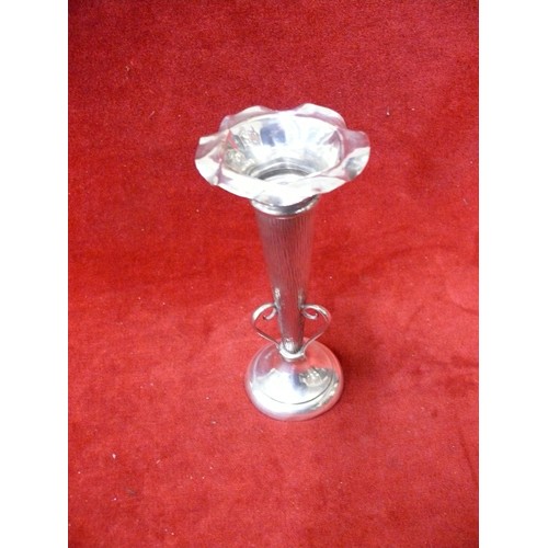 24 - A SOLID SILVER POSY VASE LOVELY PATTERN BY JAMES DEAKIN & SONS & WILLIAM DEAKIN SILVER DESIGNERS AND... 