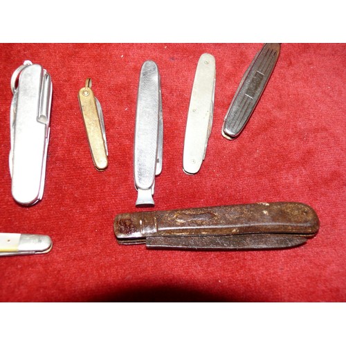 21 - VINTAGE COLLECTION OF 10 PENKNIVES VERY DIFFERENT TYPES MULTI BLADE HUNTING STYLE PIPE KNIFE