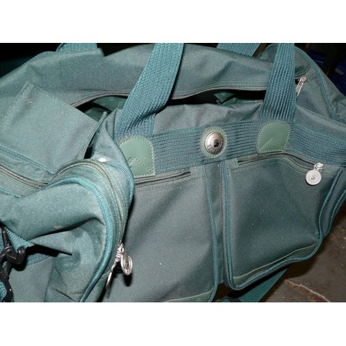 503 - SELECTION OF HOLDALLS AND TRAVELBAGS