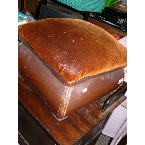 502 - LEATHER FOOTSTOOL WITH VELVET LID