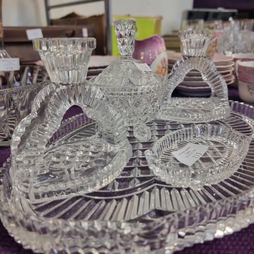 113 - A VERY NICE DRESSING TABLE SET IN CLEAR GLASS.