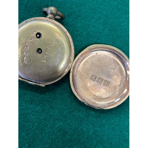 8 - AN UNUSUAL LATE 19TH CENTURY LADIES GOLD PLATED POCKET WATCH WITH ENGRAVED GILT DIAL - THE INNER CAS... 