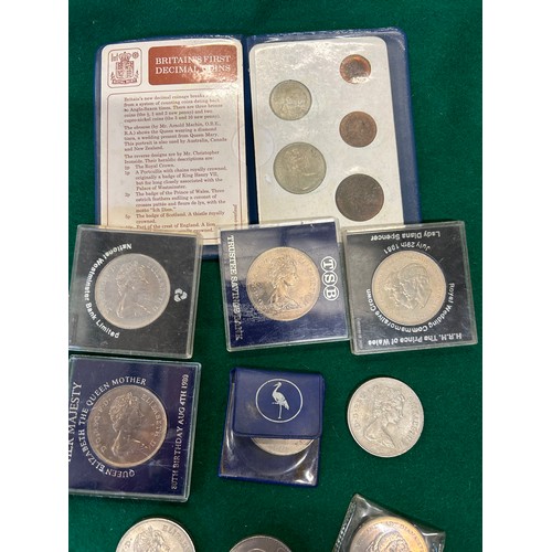 14 - COLLECTION OF BRITISH COINS INCLUDING 15 CROWNS (CHURCHILL, QUEEN MOTHER, JUBILEE, A FIRST DECIMAL C... 