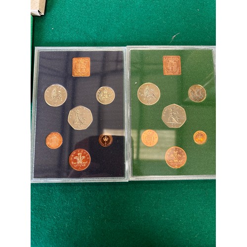 26 - 1975 & 1976 PROOF SETS OF COINS 