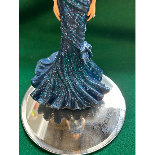 32 - A SWAROVSKI CRYSTAL DIANA PRINCESS OF WALES FIGURE 