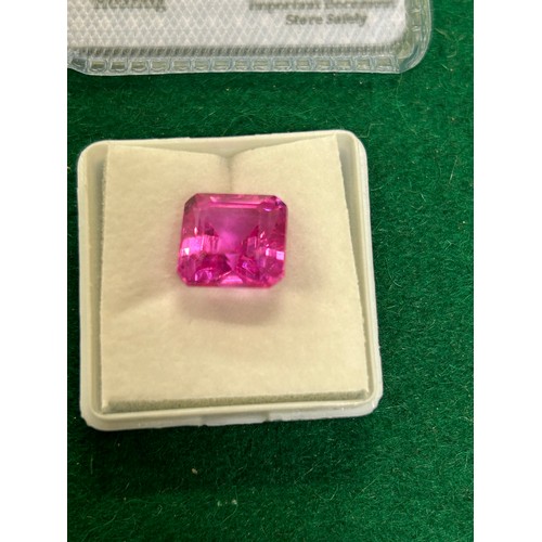 41 - SQUARE PINK SAPPHIRE WITH ORIGINAL LABORATORY CERTIFICATE