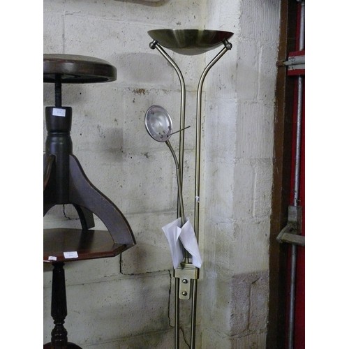 576 - MODERN METAL UPLIGHTER WITH READING ARM