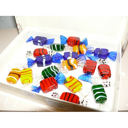 85 - MURANO GLASS SWEETS X 18