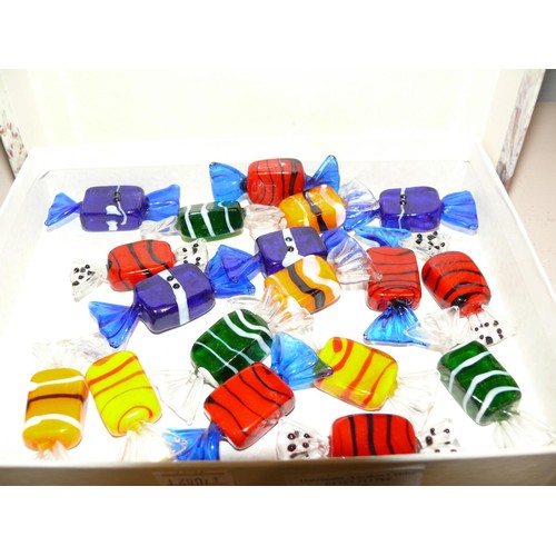 85 - MURANO GLASS SWEETS X 18