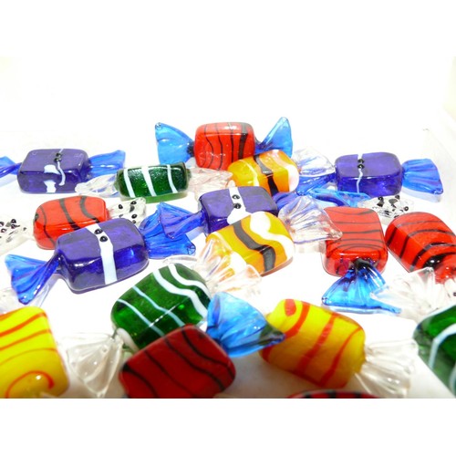 85 - MURANO GLASS SWEETS X 18