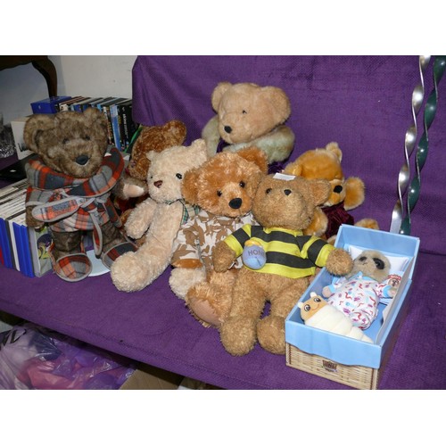 110 - SELECTION OF LOVELY VINTAGE TEDDY BEARS PLUS A  BABY OLEG  WITH BOX AND CERT