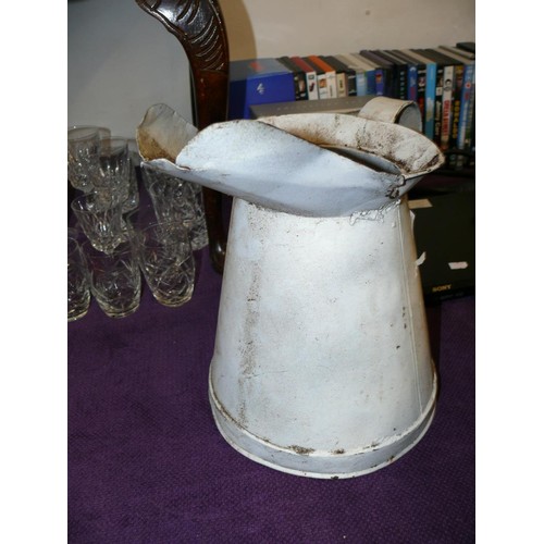 121 - VINTAGE ONE GALLON OIL POURER