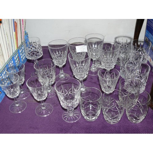 117 - CRYSTAL GLASS TUMBLERS, WINE GLASSES SPIRIT GLASSES, 22 ITEMS IN EXCELLENT CONDITION