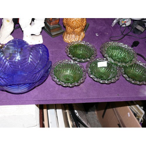 127 - RETRO LARGE BLUE BOWL AND  6 GREEN FRUIT BOWLS WITH PIERCED EDGING