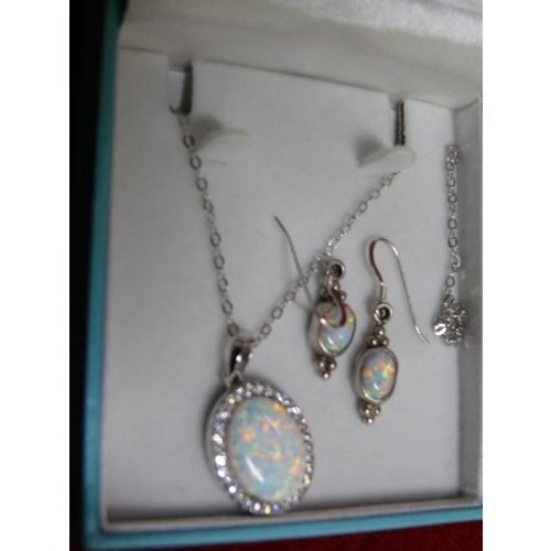 24 - FIRE OPAL NECKLACE AND EARRING SET