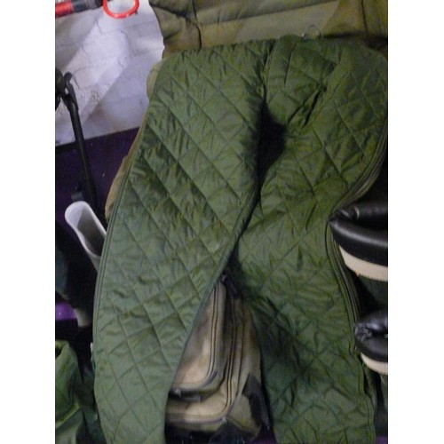 149 - QUILTED GREEN FISHING TROUSERS TO KEEP YOU WARM  AND A PADDED CATCH MAT