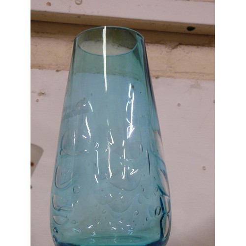 93 - STUDIO ART BUBBLE GLASS VASE IN A LOVELY SHADE OF BLUE 30cm IN GOOD CONDITION