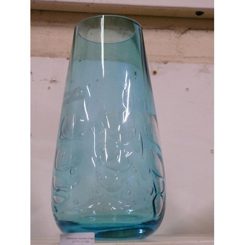 93 - STUDIO ART BUBBLE GLASS VASE IN A LOVELY SHADE OF BLUE 30cm IN GOOD CONDITION