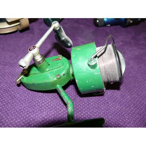 107E - GARCIA HIGH SPEED FISHING REEL HAND PAINTED GREEN WORKING CONDITION.