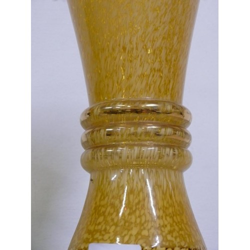 73A - AMBER SPATTER PRETTY VASE WITH TRI- BANDED MIDRIFF AND GOLD DETAIL, A SMALL CHIP TO THE EXTERNAL EDG... 