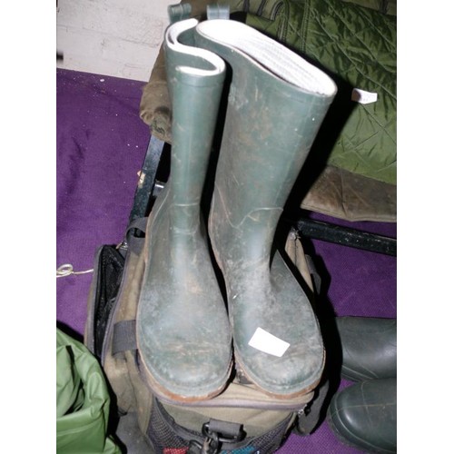 140 - SIZE 10 GREEN WELLIES MADE IN ITALY, USED BUT IN GOOD CONDITION