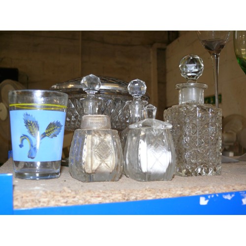 472 - A SHELF OF COLOURFUL GLASS WARE