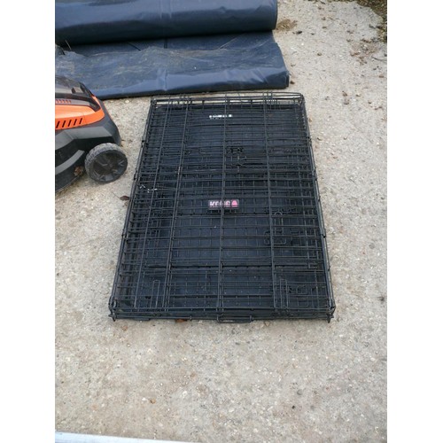 451 - DOG CRATE IN BLACK, FOR MEDIUM SIZE DOG