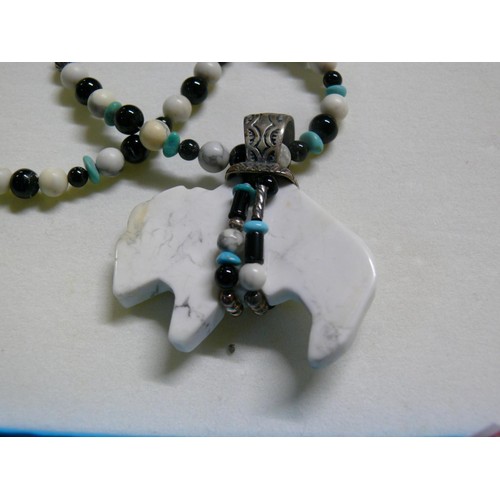 23 - SOUTHWESTERN JEWELLERY WHITE BUFFALO NECKLACE