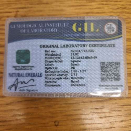 58 - SQUARE GREEN EMERALD GEM STONE 11.02crt WITH ORIGINAL LABORATORY CERTIFICATE. WITH INCLUSIONS