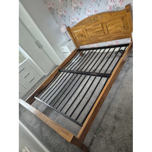 404 - PINE DOUBLE GOOD QUALITY BED BASE