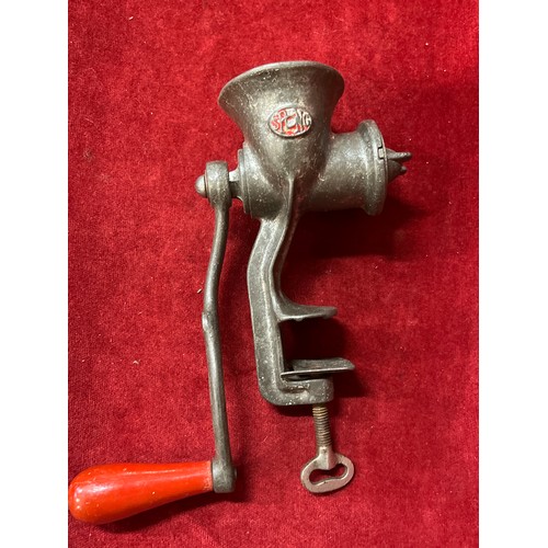 111 - VINTAGE  SPONG NATIONAL No25 MINCER