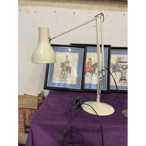 116 - A GENUINE ANGLEPOISE DESK WORK LIGHT IN VERY GOOD CONDITION