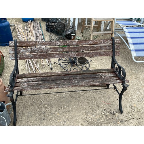 445 - CAST IRON ENDED, SLATTED GARDEN SEAT